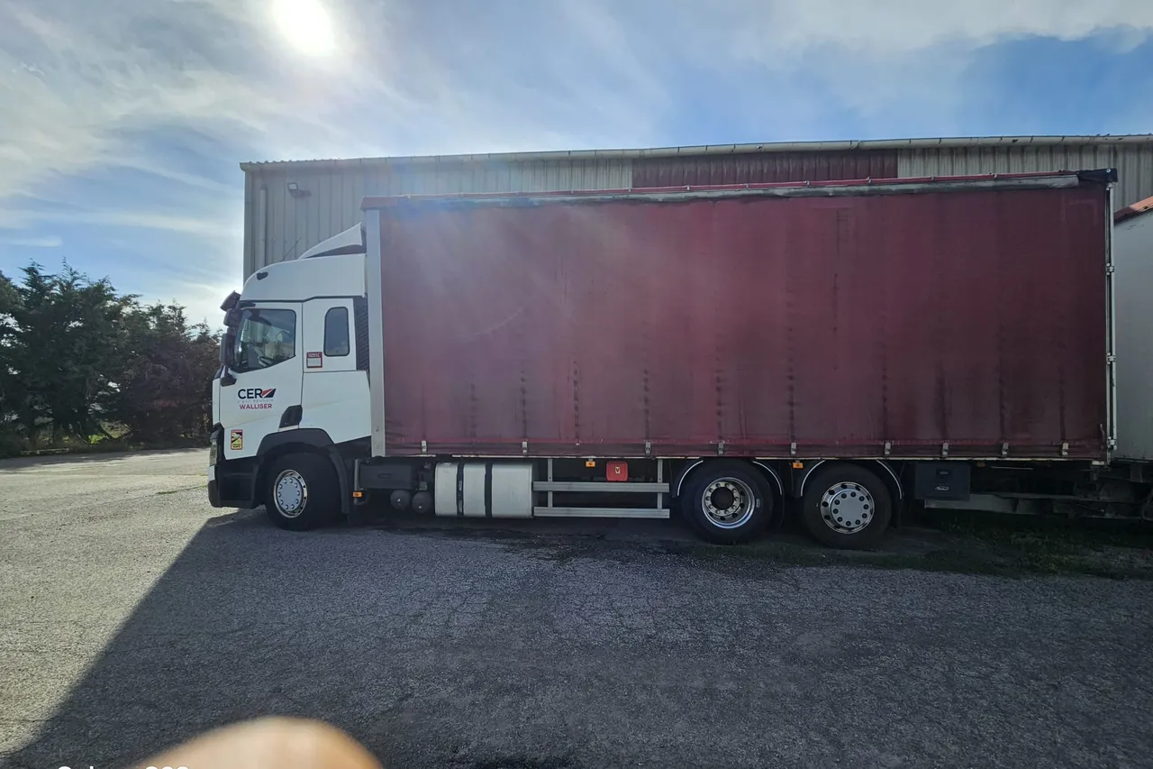 La remorque du camion-ecole, utilisee pour la formation au permis CE.